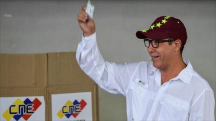 Falcón apuesta por referéndum para nuevas elecciones en Venezuela