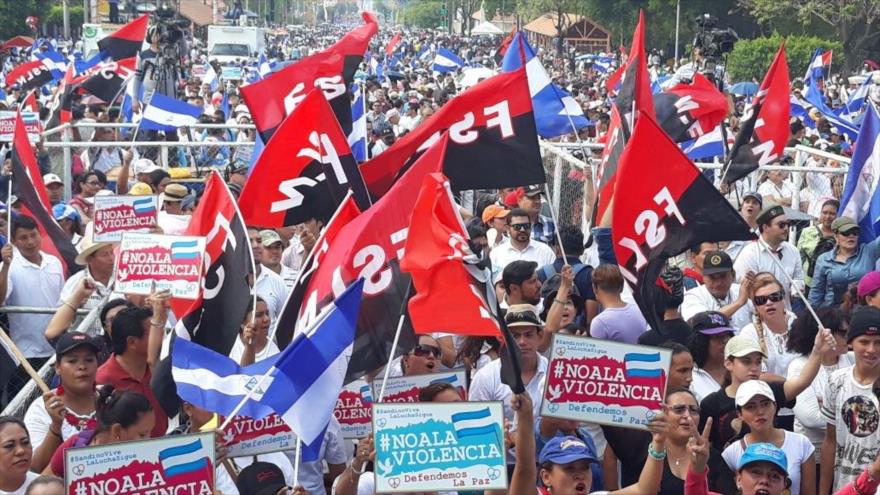 Nicaragüenses se manifiestan por la paz en la capital Managua, 9 de junio de 2018.
