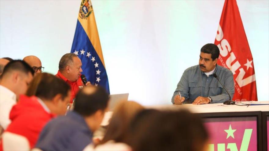 El presidente venezolano, Nicolás Maduro, asiste a una reunión del Partido Socialista Unido de Venezuela (PSUV), 9 de junio de 2018.