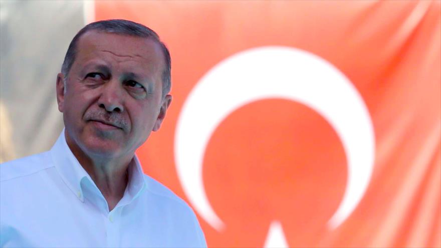 El presidente de Turquía, Recep Tayyip Erdogan, durante un mitin electoral en el Mayis Stadium en Ankara, 9 de junio de 2018.