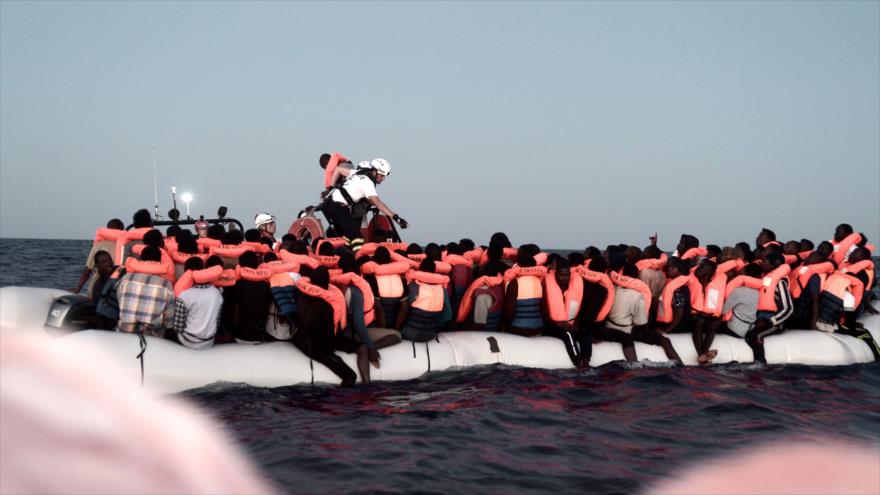 España ofrece acogida al barco Aquarius que lleva 629 migrantes
