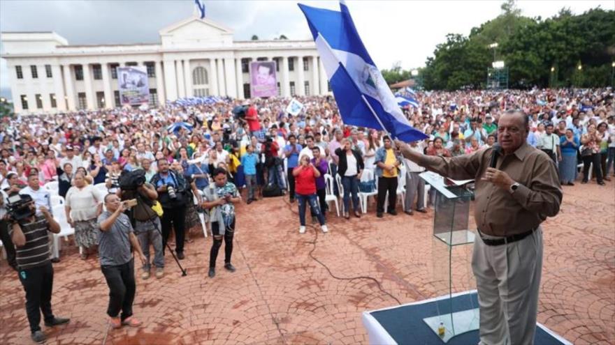 Nicaragüenses se manifiestan contra actos desestabilizadores