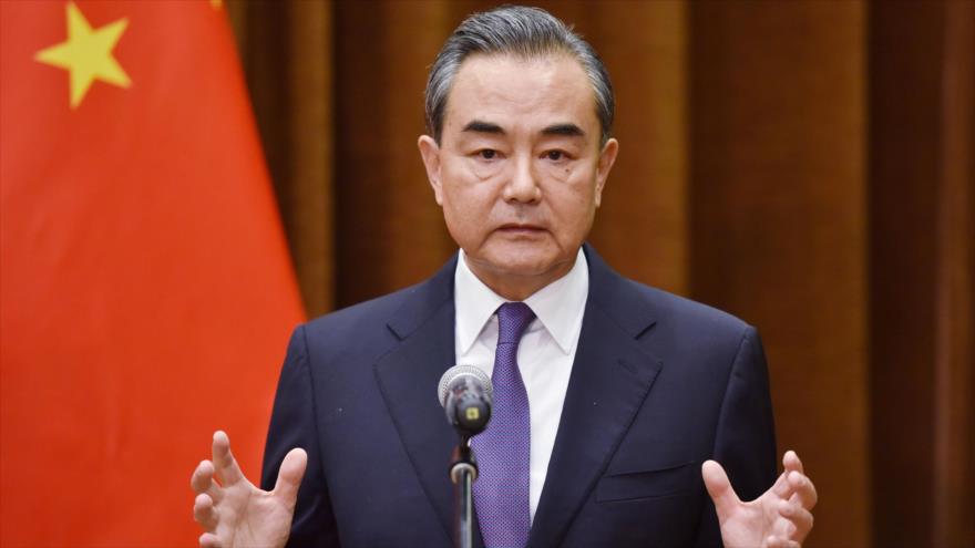 Wang Yi, ministro de Relaciones Exteriores chino, habla en una rueda de prensa, 12 de junio de 2018.