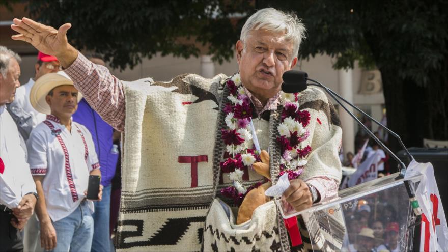 El candidato presidencial de México, Andrés Manuel López Obrador, en su campaña electoral en Uruapana (estado de Michoacan), 8 de junio de 2018. 