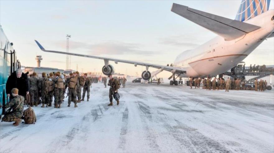 Un Boeing 747 con unos 300 marines estadounidenses aterriza en Stjordal, Noruega, 16 de enero de 2017. 