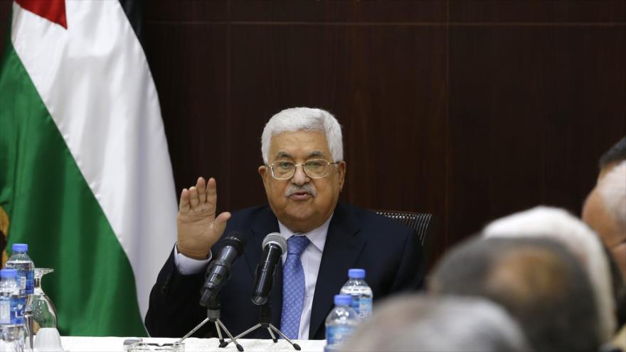 El presidente palestino, Mahmud Abás, habla en una reunión en la ocupada Cisjordania, 29 de mayo de 2018.