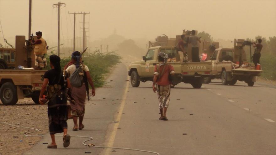 Mercenarios liderados por Arabia Saudí en el sur del aeropuerto de Al-Hudayda, en el oeste de Yemen, 15 de junio de 2018.