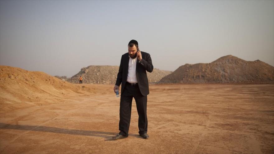 El multimillonario israelí Dan Gertler, visitando una mina de cobre en la provincia de Katanga, en la República Democrática del Congo.