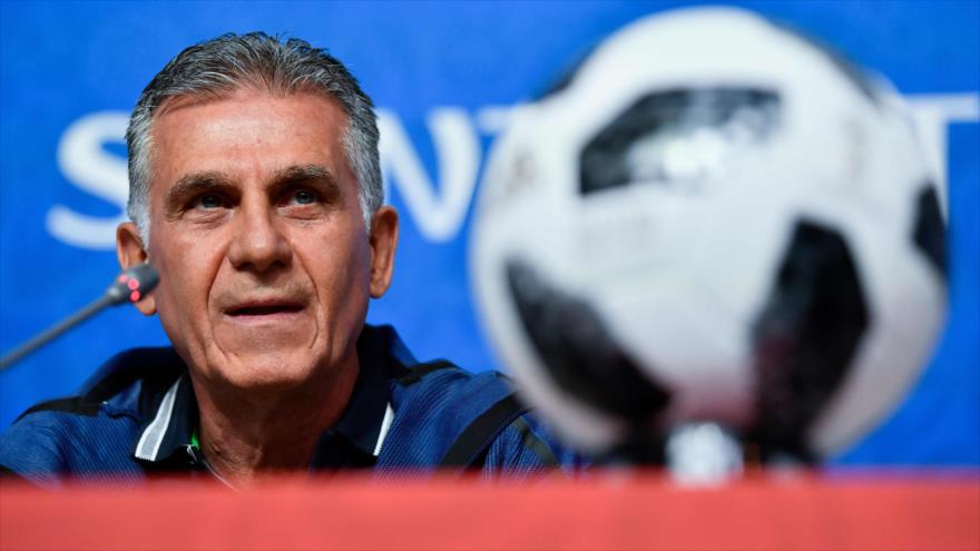 El entrenador del equipo iraní, Carlos Queiroz, ofrece una rueda de prensa en San Petersburgo (Rusia), 14 de junio de 2018.