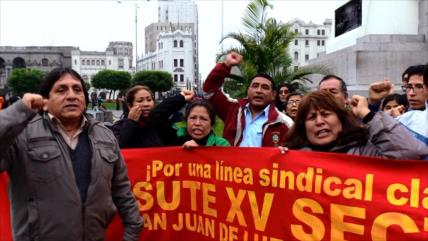 Comienza el paro nacional de los docentes en Perú