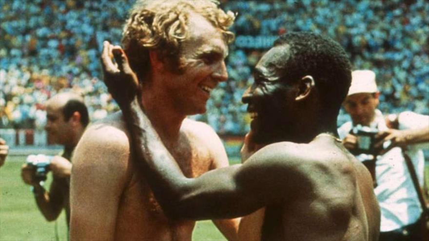 Fotos que sacuden al mundo: Pelé y Bobby Moore | HISPANTV
