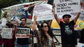 Mexicanos protestan contra polémica política migratoria de Trump