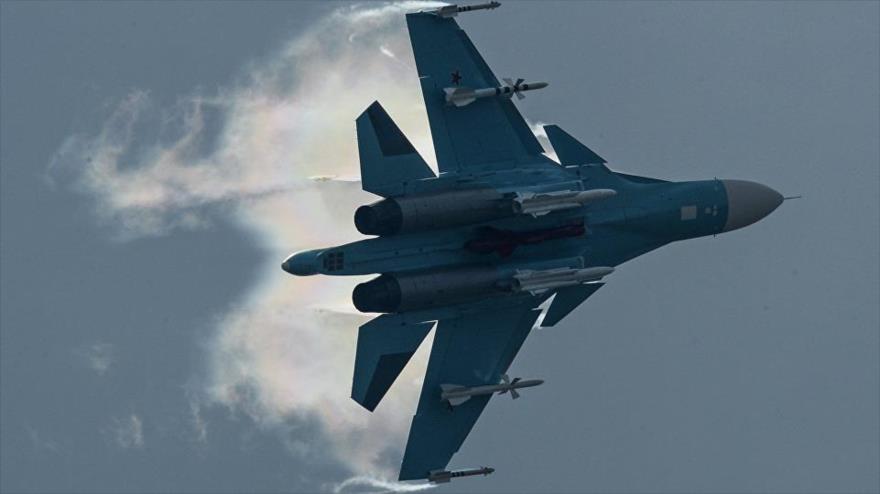 Un avión de combate, modelo Sujoi Su-34, de la Fuerza Aérea de Rusia.