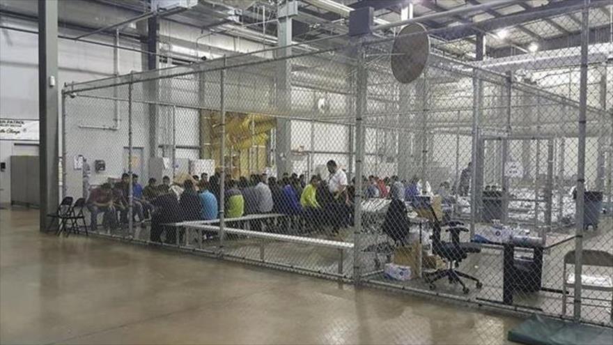 El interior del Centro de Internamiento de de la Oficina de Aduanas y Protección Fronteriza en McAllen, Texas, sur de Estados Unidos.