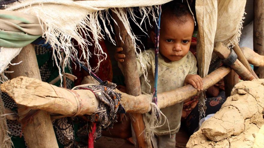 Un niño yemení en un campo de refugiados en la provincia de Hajjah, noroeste de Yemen, 19 de junio de 2018.