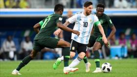 Argentina se salva de milagro y jugará los octavos contra Francia