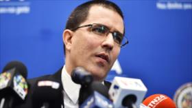 Arreaza denuncia ‘hipocresía’ de EEUU sobre migrantes venezolanos