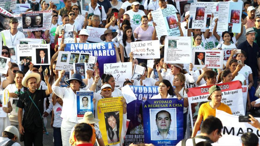 Los méxicanos protestan en contra de la violencia en su país, en Guadalajara ( estado de Jalisco), 4 de mayo de 2018.