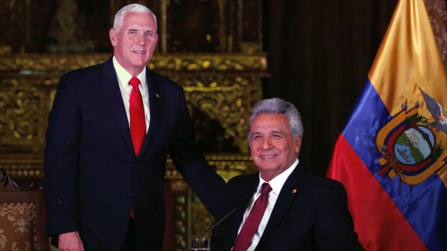 El vicepresidente de EE.UU. Mike Pence (izqda.) y el presidente de Ecuador, Lenin Moreno, Quito, capital ecuatoriano, 28 de junio de 2018.