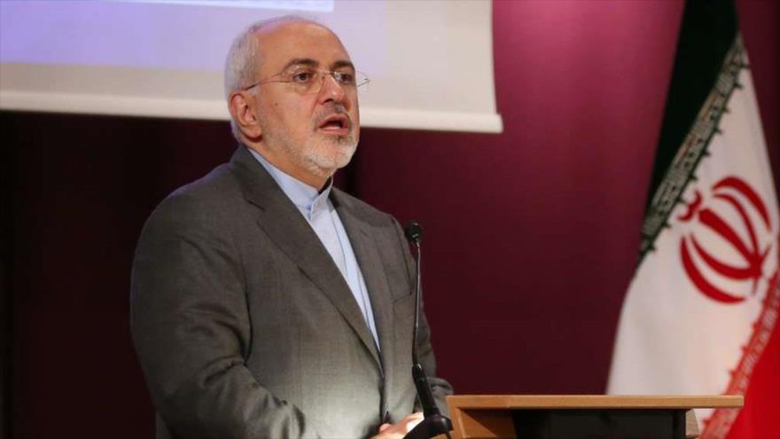 El canciller de Irán, Mohamad Yavad Zarif, durante una reunión con iraníes residentes en Suiza, 3 de julio de 2018.