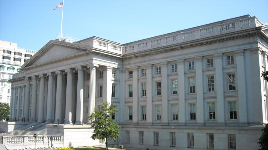 Fachada del edificio del Departamento del Tesoro estadounidense en Washington, EE.UU.