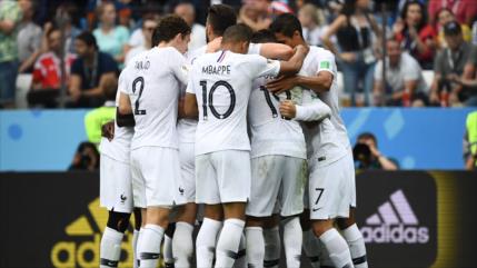 Francia derrota 2-0 a Uruguay y llega a semifinales del Mundial