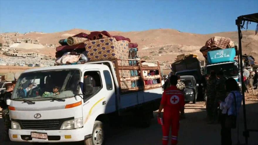 Miles de desplazados sirios regresan desde Jordania a sus casas