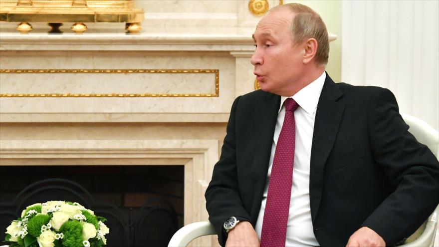 El presidente de Rusia, Vladimir Putin, en una reunión en Kremlin, 11 de julio de 2018.