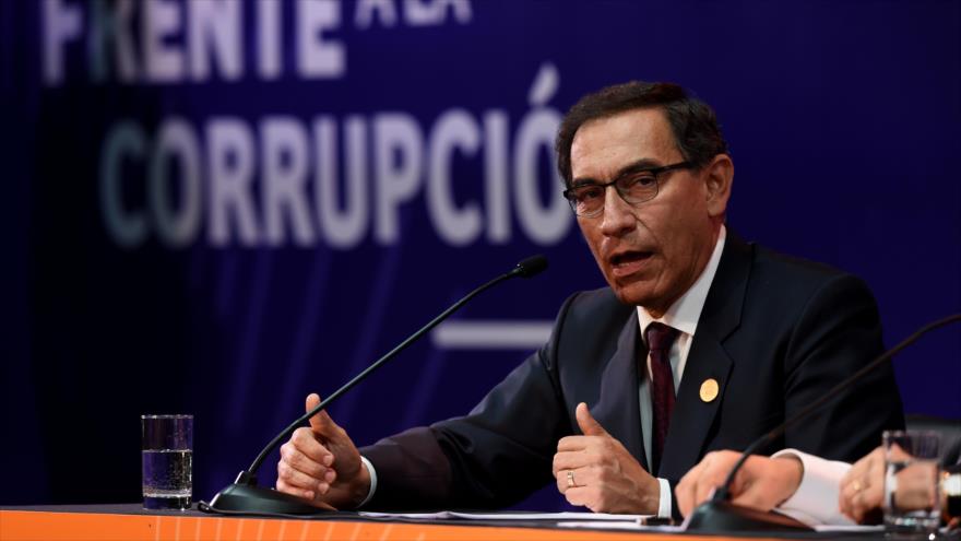El presidente de Perú, Martín Vizcarra, en una rueda de prensa en Lima (la capital), 14 de abril de 2018.