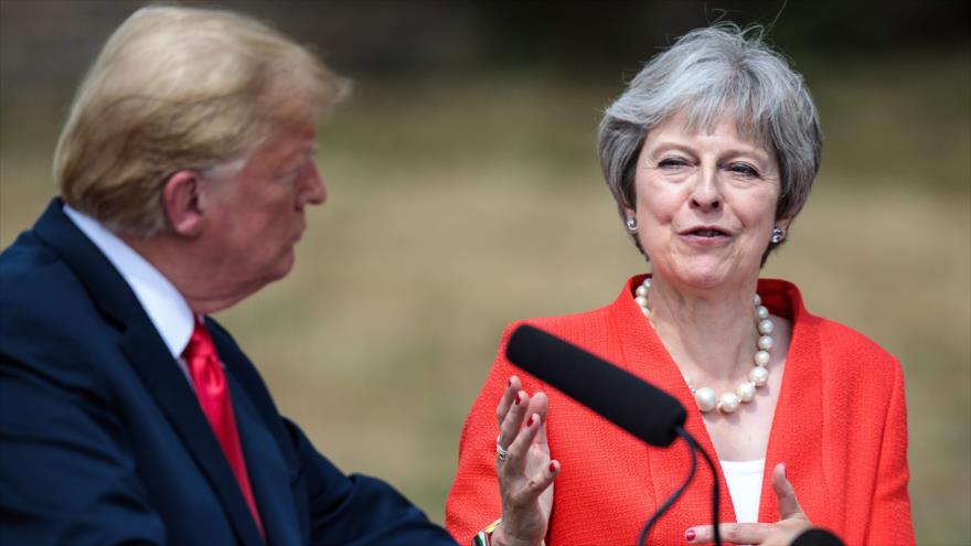 El presidente de EE.UU., Donald Trump, junto a la primera ministra británica, Theresa May, en Chequers, noroeste de Londres, 13 de julio de 2018.