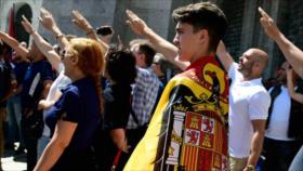 Miles de españoles protestan contra desentierro de dictador Franco