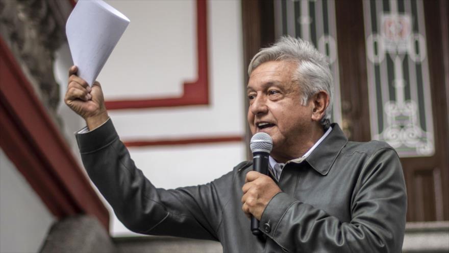 Casi 35 mil funcionarios sobrepasan el límite salarial de López Obrador