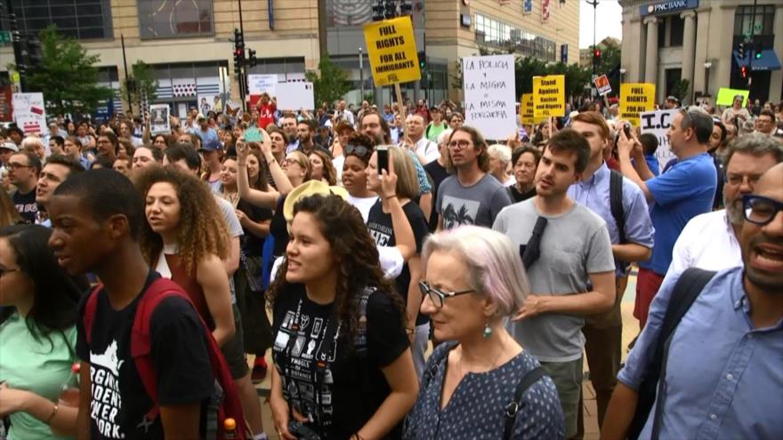 Ciudadanos estadounidenses se movilizan contra redadas de ICE