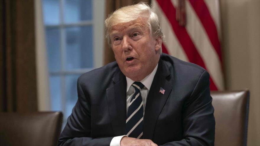 El presidente de EE.UU., Donald Trump, habla con periodistas en la Casa Blanca, 17 de julio de 2018.