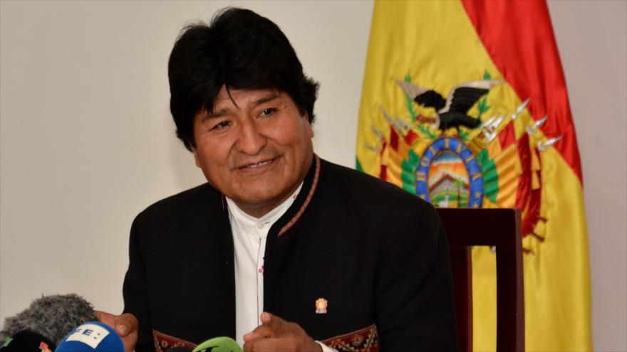 El presidente boliviano, Evo Morales, habla durante una conferencia de prensa en La Habana, la capital de Cuba, 23 de abril de 2018. 