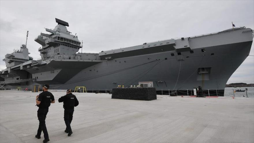 El mayor portaviones británico HMS Queen Elizabeth.