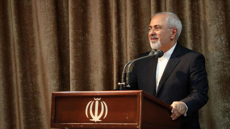 El ministro iraní de Exteriores, Mohamad Yavad Zarif, habla en una reunión en Teherán (capital), 21 de julio de 2018.