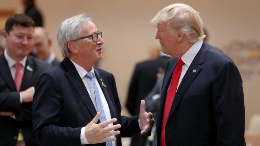 El presidente de EE.UU., Donald Trump (dcha.), y el presidente de la Comisión Europea (CE), Jean-Claude Juncker.