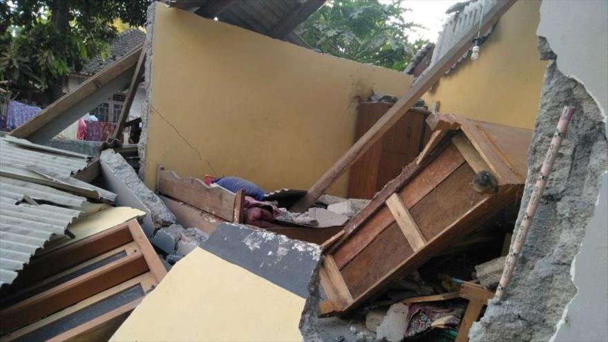 Potente terremoto de 6.4 grados dejó cuantiosos daños materiales | FOTOS — Indonesia