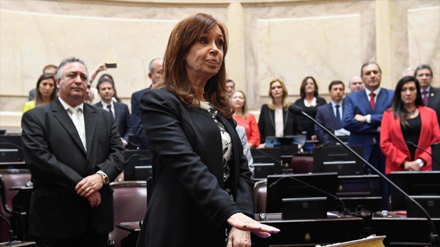 La expresidenta argentina Cristina Kirchner durante una ceremonia en el Congreso de Buenos Aires (capital), 29 de noviembre de 2017.