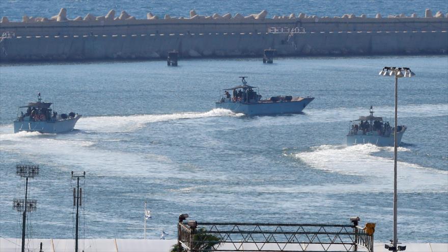 Los barcos de la armada israelí maniobraron cerca del puerto de Ashdod, en el sur de los territorios palestinos ocupados, 29 de julio de 2018.