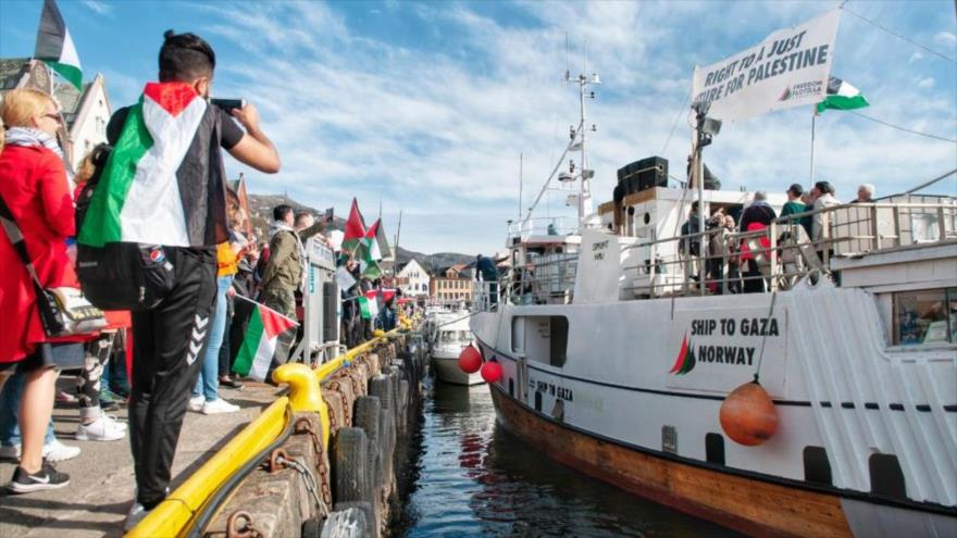 La Flotilla de la Libertad detenida a 49 millas náuticas (78 km) de la costa palestina.