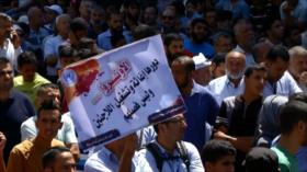 Palestinos se manifiestan contra las decisiones de la UNRWA