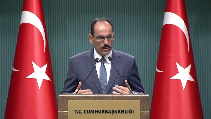 El portavoz presidencial turco, Ibrahim Kalin, da una conferencia de prensa en Ankara, 31 de julio de 2018.