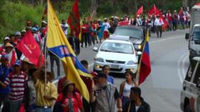 Maduro recibe a “marcha admirable” de campesinos