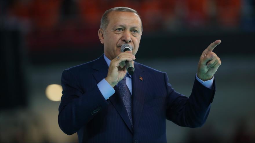 Erdogan ordena congelación de bienes de dos ministros de EEUU