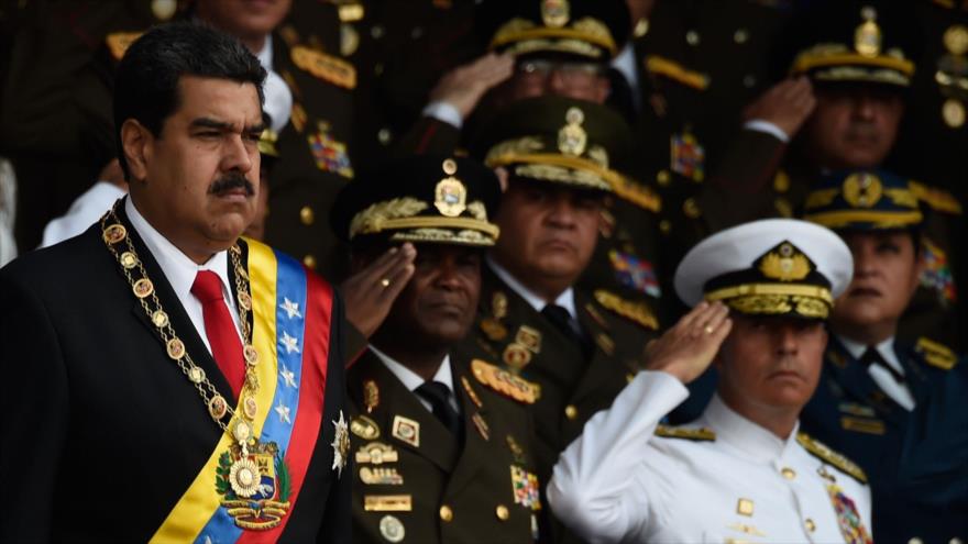 El presidente de Venezuela, Nicolás Maduro, instantes antes de que se produjera un atentado en su contra en Caracas. Fuente: AFP