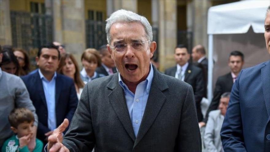 Álvaro Uribe insta a EEUU a intervenir militarmente en Venezuela