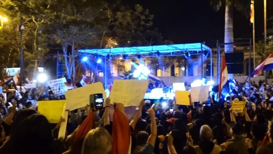 Masiva manifestación en Paraguay contra la corrupción