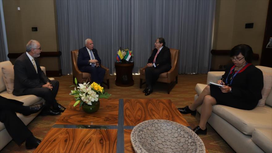 Un encuentro entre el canciller colombiano, Carlos Holmes Trujillo (drcha.), y su homólogo palestino, Riad al-Maliki, en Bogotá, 7 de agosto de 2018.